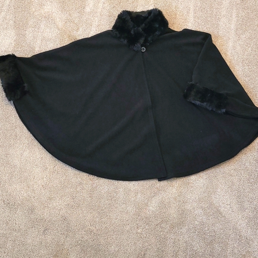 Pancho with Sleeve and fur
